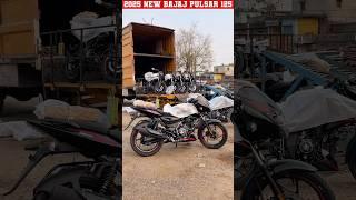 2025 New Bajaj Pulsar 125 Top Model Unloading From Truck ‍ #shorts #pulsar #bike #unloading