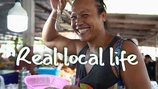 Thai husband takes Western wife to the local market to cook Pad Thai | Cook Pad Thai with us!