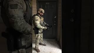 Knock knock.  #breaching #forcibleentry #batteringram #knockknock #swat #specialoperations #specops