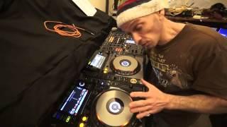 DJ TUTORIAL ON HOW TO GET THE PERFECT MIX BY ELLASKINS THE DJ TUTOR