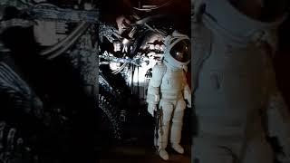 NECA Alien Compression suit Ripley and the Alien - Diorama LED testing