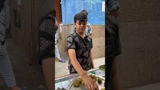 12 year old hardworking viral boy selling vada pav in delhi  #shorts #streetfood #foodie #trending