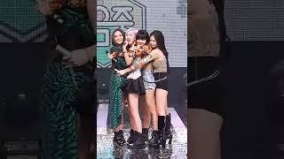 blackpink cute moments #blackpink #lisa #rose #jisoo #jennie