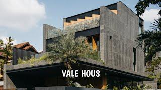 Vale House: A Modern Oasis of Privacy and Nature