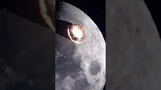 Астероид падает на луну