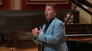 Royal Academy Opera student Samuel Stopford sings Donizetti’s 'Una furtiva lagrima'