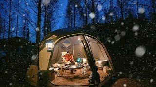 4k｜Camping in Heavy Snow｜우중 캠핑 하다가 추워서 비가 눈이 된 날️｜폭설 속 솔로 캠핑｜솔캠｜캠핑 브이로그｜어묵탕 사케 한 잔｜더 힐링 식물원 캠핑장