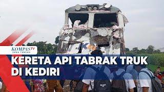 Kereta Api Tabrak Truk di Kediri