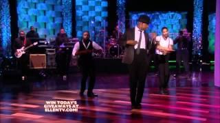 One in a Million - Ne-Yo (Live on Ellen DeGeneres 11-26-2010)