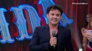 Gui Santana impressiona com imitações no palco do Faustão