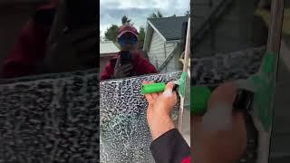 Window cleaning with the Unger squeegee #windowcleaing