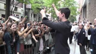 Fans sing Stitches with Shawn Mendes