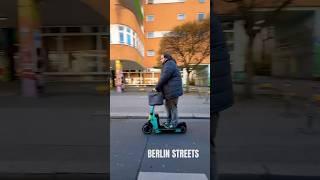 Berlin rollt – auf E-Rollern durch bunte Kieze, Kopfsteinpflaster, Curryduft und Großstadtflair.