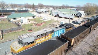 TRIPLE TRAIN MEET! HIGH SPEED ACTION ON THE UNION PACIFIC, 30 PLUS CNW CARS, XOVER, DRONE VIEWS!