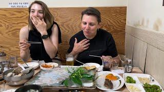(ENG SUB) The reaction of a Ukrainian mom to a Korean raw fish restaurant for the first time