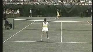 Chris Evert d. Evonne Goolagong - 1975 US Open final: 1st of a record 6 US Open Crowns!