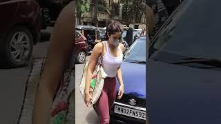 Uff Janhvi Kapoor Snapped At Restaurant in Bandra || Bollywood Mastiz