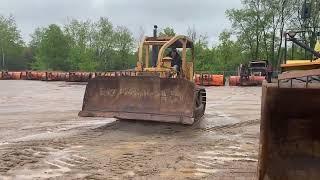 Item #560 '87 Int'l Dresser TD15C - Dozers