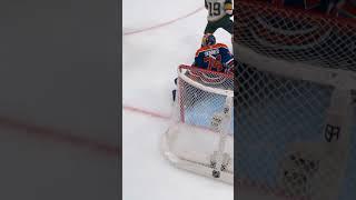 PUCK LOCK: Karlsson's go-ahead goal! 