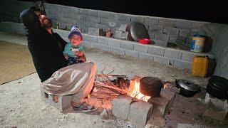 An unforgettable night with a nomadic father and his baby