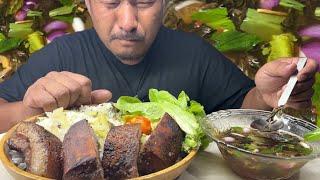 Four huge piece of crispy pork, fermented mustard leave soup, chayote and jam boil.