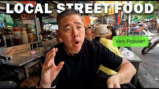 HOW LOCALS Treat Foreigners  STREET FOOD in Bangkok, Thailand | Talat Phlu