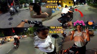 Helped A Cute Girl  Petrol Khatam  Crazy   She Wants  To Ride My Ktm 390  | What A Rider 