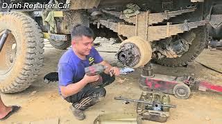 Replace damaged 4x4 truck axle bearing. Repair promptly, quickly and efficiently.