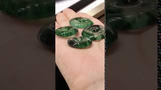 High-end jade lucky donuts, do you like it？高档翡翠平安扣，你喜欢吗？