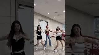 ITZY and KARA "Snakers" MV.ver.short dance