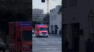 RTW der Feuerwache 3 Düsseldorf auf Einsatzfahrt #rettungsdienst #rtw #düsseldorf #feuerwehr
