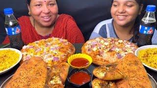 Eating 3x Cheese Pizza,Veg Parcel, Stuffed Garlic Bread Colddrink I Mother Vs Daughter I Foodie Gd