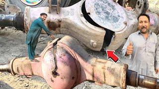 How a Mechanic repairs completely broken truck rear housing tube in an unimaginable condition.