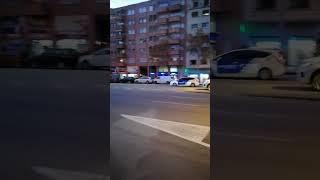 Guardia urbana de Barcelona acudiendo a un servicio urgente