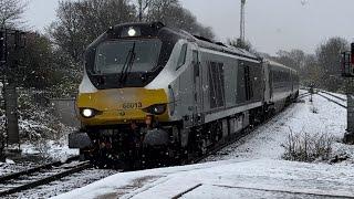 Snow Day on the chiltern railways main line with freshly painted class 70 biffa 66 & more trains