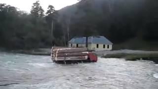 переправа КАМАЗа через реку