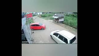 TABRAKAN MOBIL CALYA VS XENIA || KIRA-KIRA SIAPA YANG SALAH??? #shorts #avanza #calya