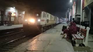 19325 - Indore - Amritsar Express Apni full speed se Phillaur Jn. ko Cross krte hui nikali..!!