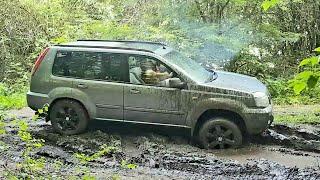 Off-road tips: getting a Nissan 4x4 X-trail stuck in mud (simple steps)