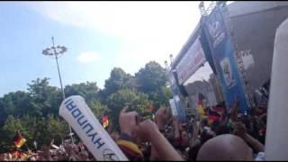 WM 2010-Deutschland gegen England (4:1) - Dortmund/Friedensplatz -Nach 4.Tor-4/5