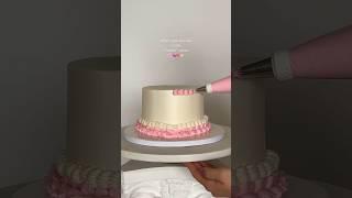 Making “lalala” cakes is my specialty  #vintagecake #cakedecorating #cake #baking #baker