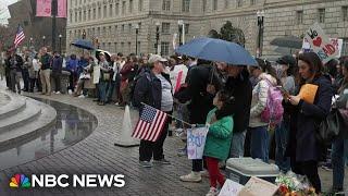 USAID employees given 15 minutes to clear desks