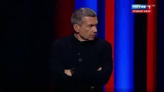 Вадим Гигин в кружке Камалы Харис.
