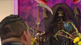 Primer templo de la Santa Muerte en Arizona atrae a decenas de seguidores