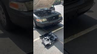 AC AND CAR RUN HOT IN CROWN VIC/ RADIATOR FAN AND MOTOR REPLACEMENT/ EASY FIX FOR YOUR VIC