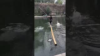 This girl stuck in the river while crossing with bamboo !