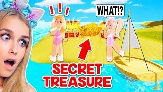 We FINALLY Made It To The TREASURE With THIS BOAT! (Roblox)