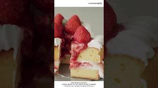딸기 가득 넣은 빅토리아 스펀지 케이크 Strawberry Victoria Sponge Cake #Shorts #baking