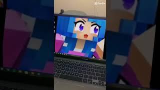 this girl has a problem with her screen saver 