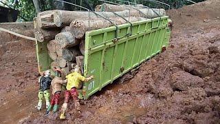 MOBIL TRUK LOGGING TERPURUK DI JALAN BERLUMPUR  versi miniatur truk rc